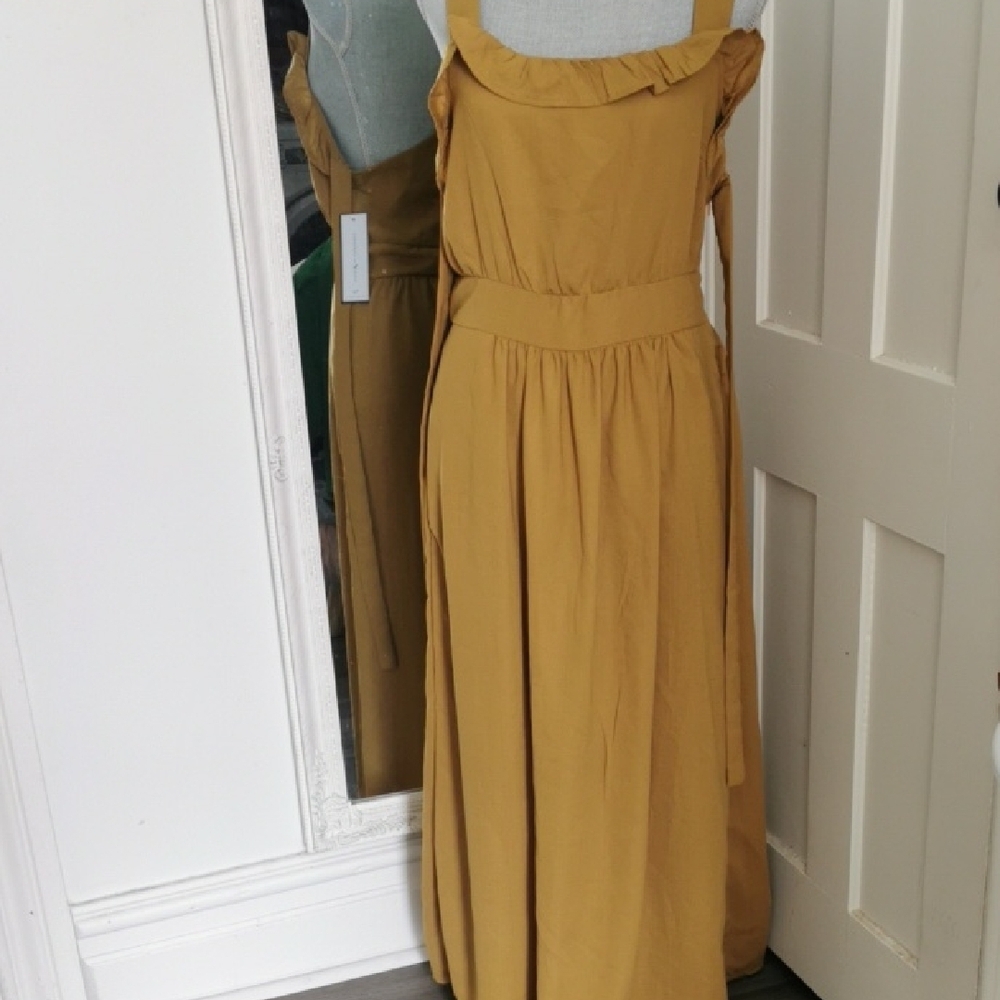 NWT Goodnight Macaroon high waisted Payton maxibohodress with ruffles Size M.